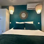 Sybille, Front De 1ère Ligne Clim Avec Draps Et Ménage Final Inclus * Gruissan